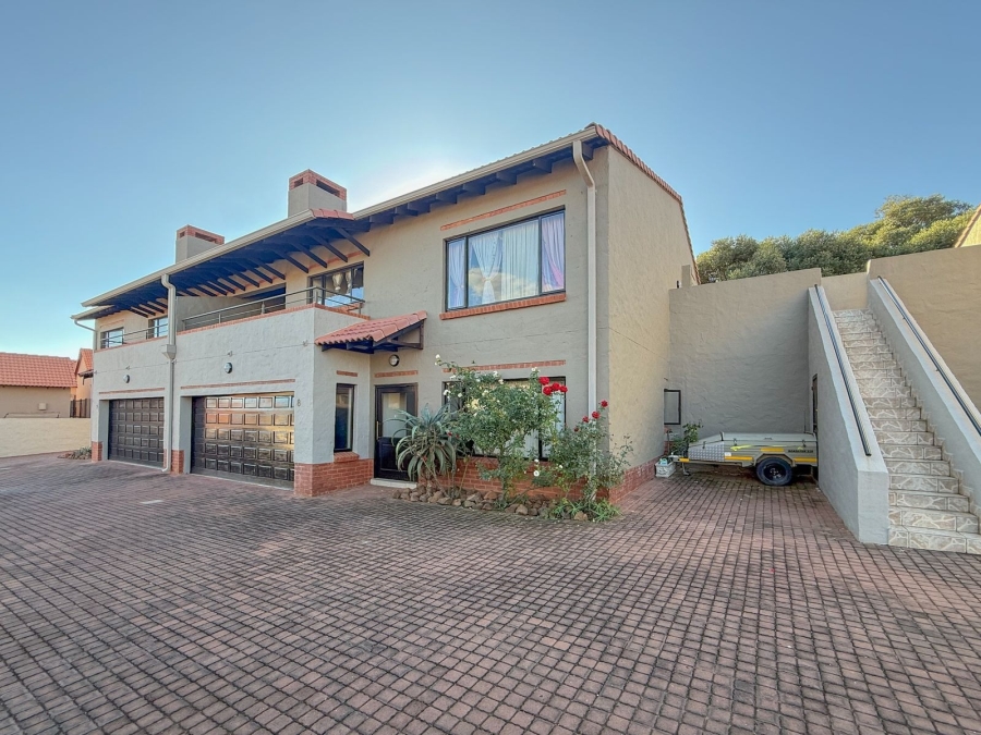 To Let 4 Bedroom Property for Rent in Xanadu Nature Estate North West